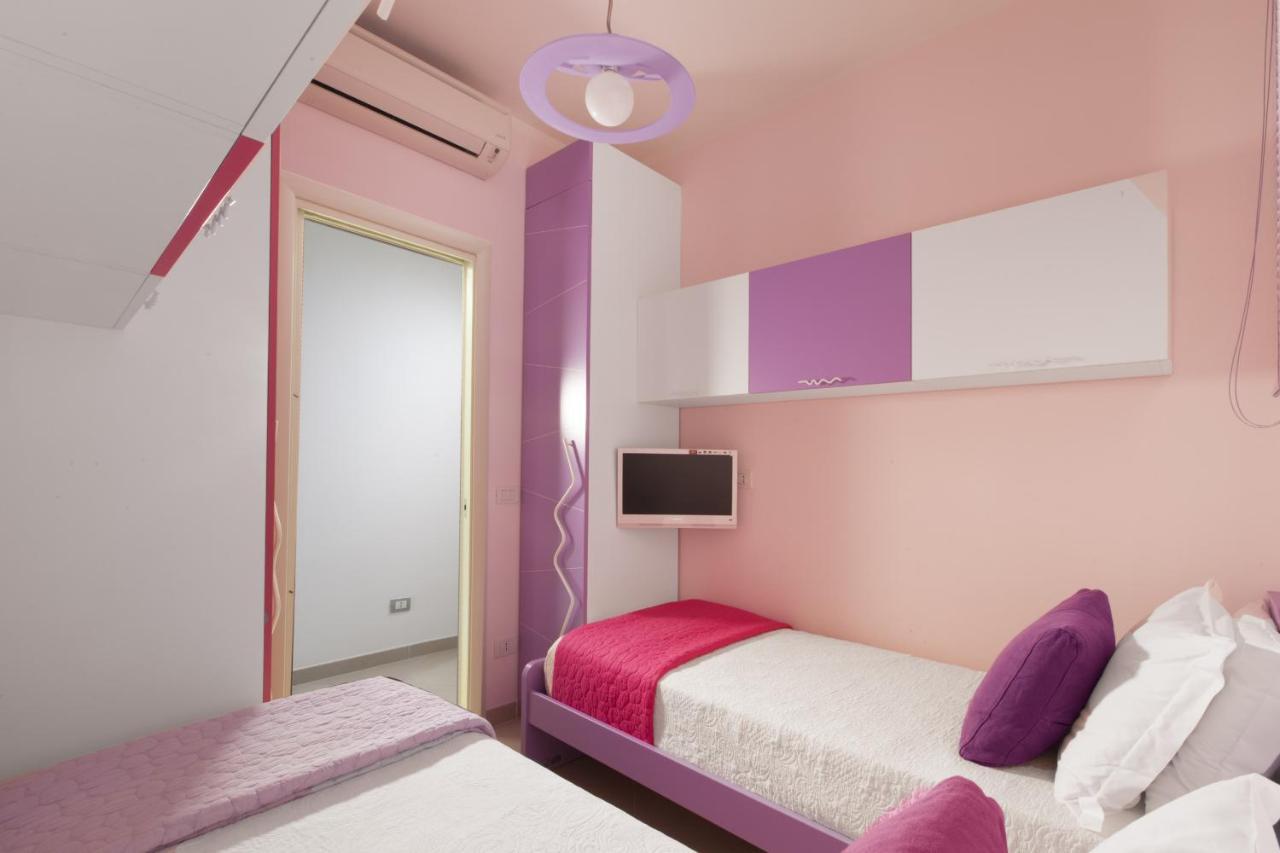 Estate4home - L'onda Viola Apartment *